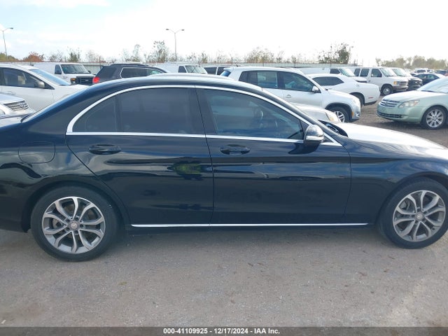 55SWF4JB3FU053008 Mercedes-Benz C 300 Luxury/sport