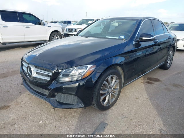 55SWF4JB3FU053008 Mercedes-Benz C 300 Luxury/sport
