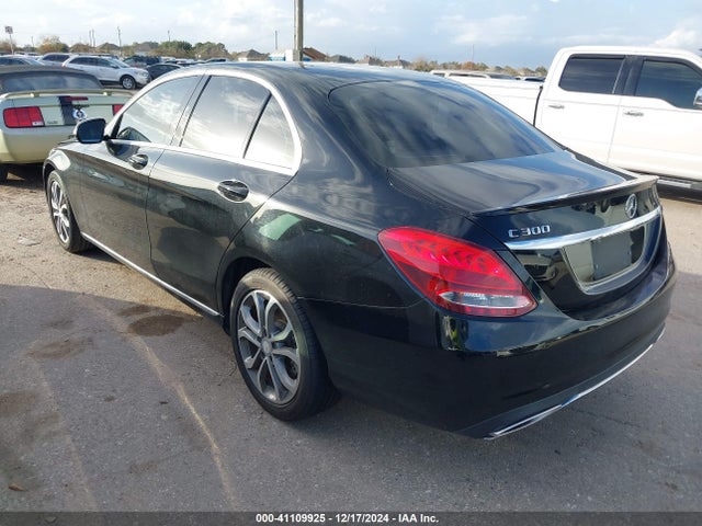 55SWF4JB3FU053008 Mercedes-Benz C 300 Luxury/sport