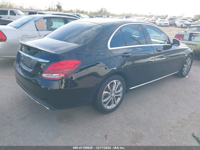55SWF4JB3FU053008 Mercedes-Benz C 300 Luxury/sport