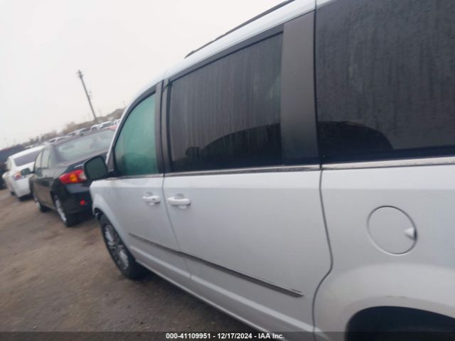 2C4RC1CG8ER184470 Chrysler Town & Country Touring-l