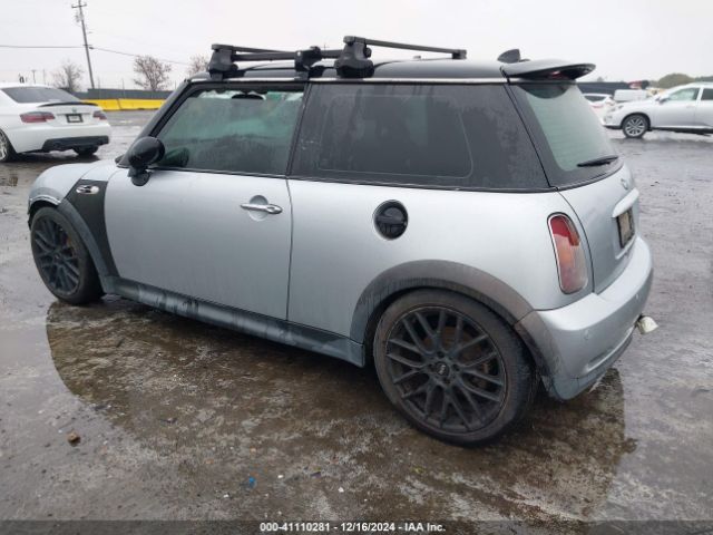 2004 MINI COOPER S WMWRE33414TD82293 Photo 2