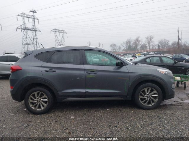 KM8J33A43GU101059 Hyundai TUCSON SE