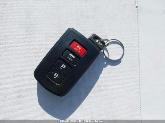 4T1BD1FKXGU184941 Toyota Camry Hybrid Le