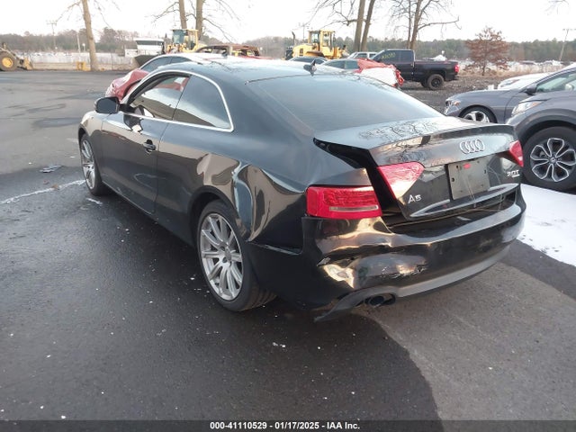 2011 AUDI A5 WAULFAFRXBA054634 Photo 2