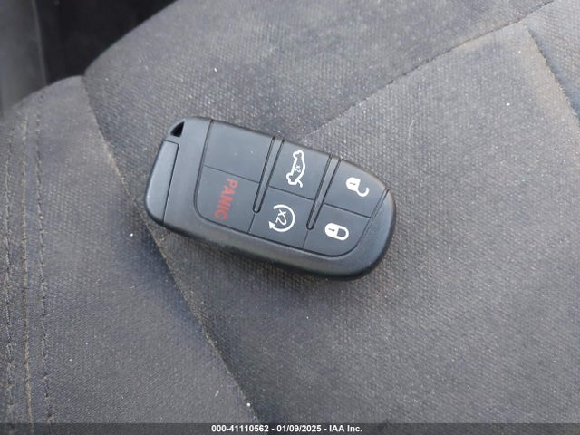 Chrysler 200 Limited 2015 1C3CCCABXFN654025 Image 11