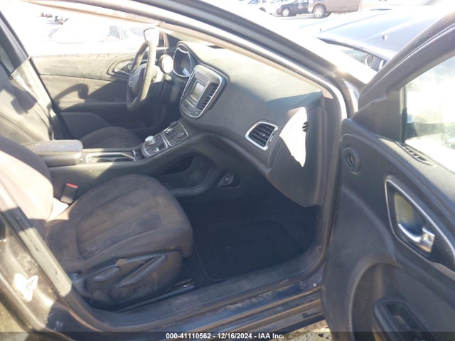 Chrysler 200 Limited 2015 1C3CCCABXFN654025 Image 5