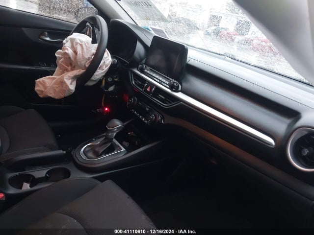 3KPF24ADXKE045549 KIA Forte Lxs