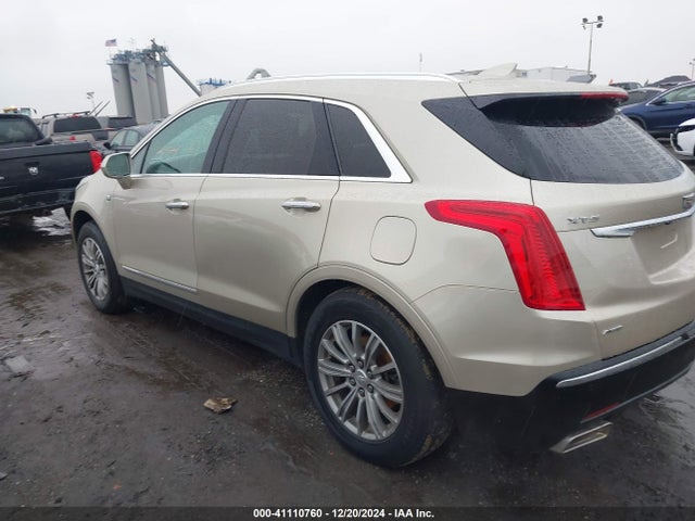 2017 CADILLAC XT5 1GYKNDRS8HZ169500 Photo 2
