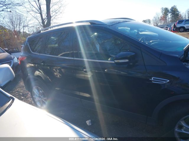 1FMCU0J90GUC62887 Ford Escape Titanium