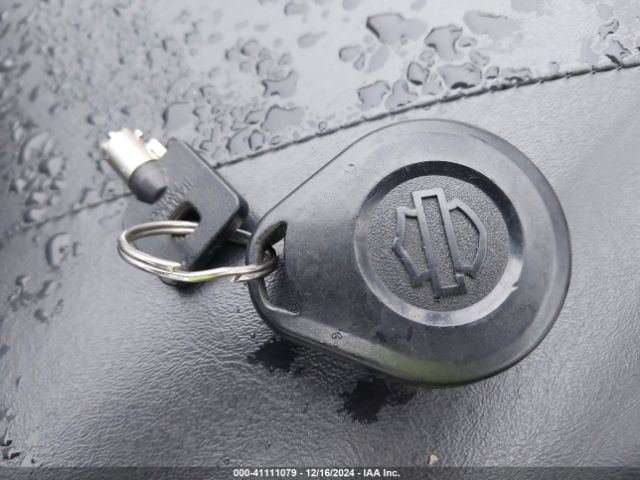 2015 HARLEY-DAVIDSON FLHTCU 1HD1FCM16FB617826 Photo 10