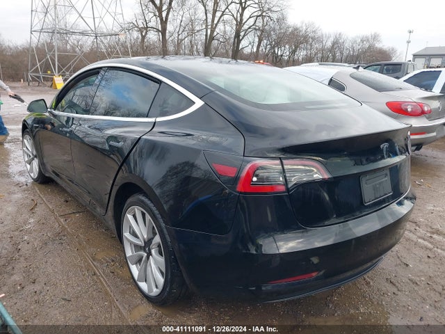 2019 TESLA MODEL 3 5YJ3E1EA3KF315112 Photo 2