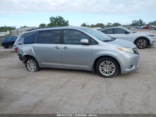 5TDYK3DC7FS555763 Toyota Sienna Xle 8 Passenger