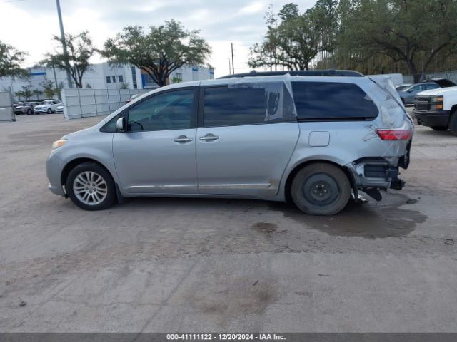 5TDYK3DC7FS555763 Toyota Sienna Xle 8 Passenger