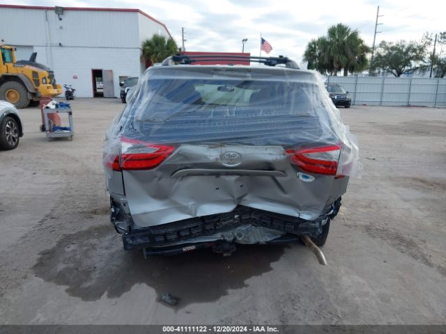 5TDYK3DC7FS555763 Toyota Sienna Xle 8 Passenger