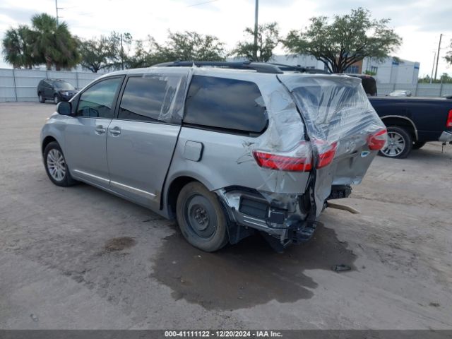 5TDYK3DC7FS555763 Toyota Sienna Xle 8 Passenger