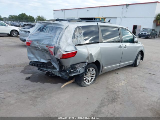 5TDYK3DC7FS555763 Toyota Sienna Xle 8 Passenger