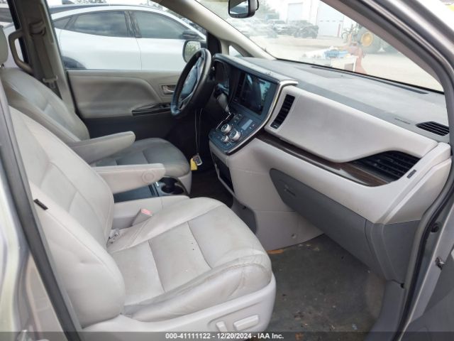 5TDYK3DC7FS555763 Toyota Sienna Xle 8 Passenger