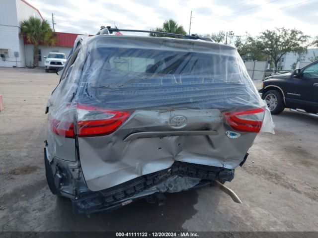 5TDYK3DC7FS555763 Toyota Sienna Xle 8 Passenger