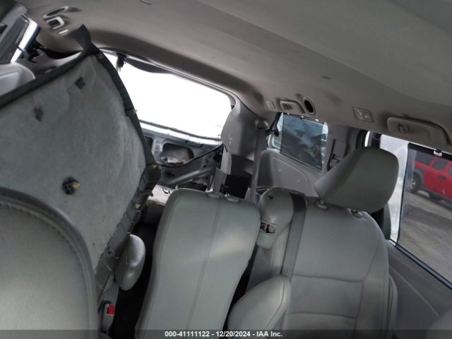 5TDYK3DC7FS555763 Toyota Sienna Xle 8 Passenger