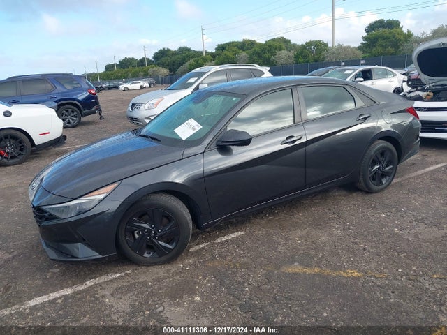 Hyundai ELANTRA SEL 2022 5NPLM4AG4NH076710 Image 2