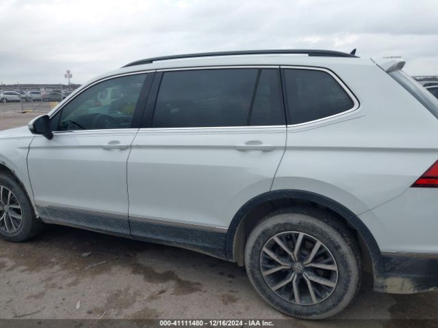 3VV3B7AX3LM015977 Volkswagen Tiguan 2.0t Se/2.0t Se R-line Black/2.0t Sel