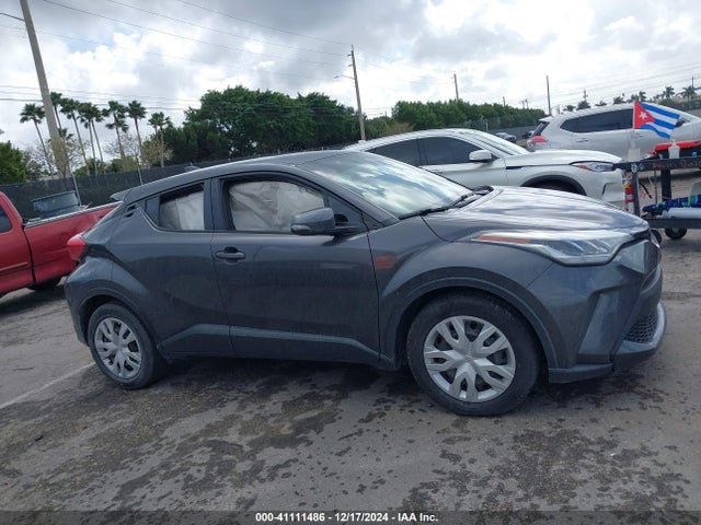 Toyota C-HR LE 2021 NMTKHMBX9MR128502 Image 13