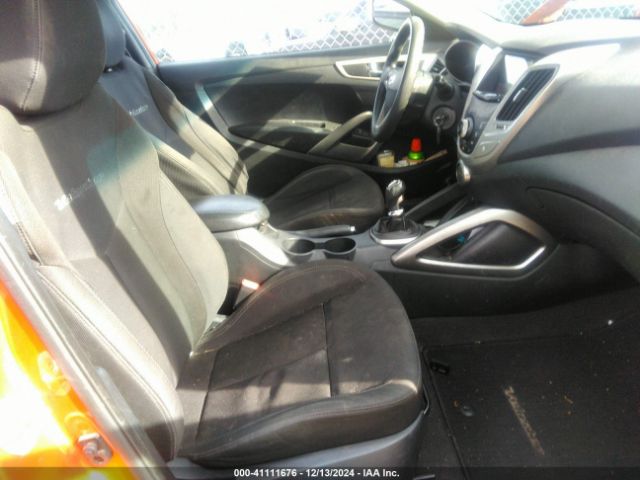 KMHTC6AD3EU208653 Hyundai Veloster Base W/black