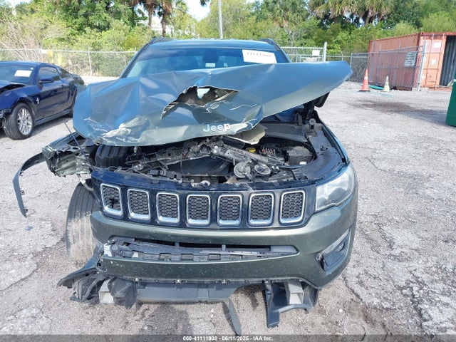 3C4NJCBB2JT194067 Jeep Compass Latitude Fwd