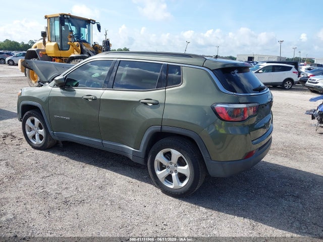 3C4NJCBB2JT194067 Jeep Compass Latitude Fwd