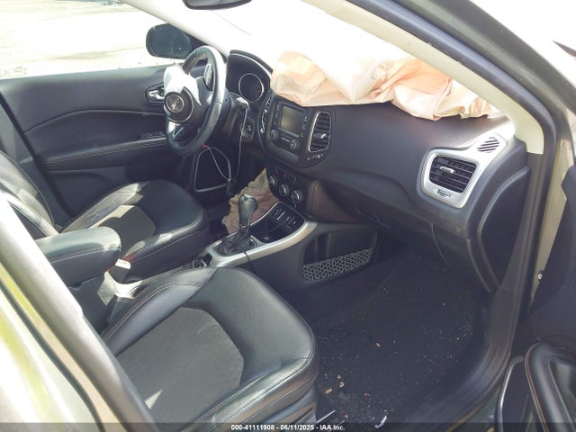 3C4NJCBB2JT194067 Jeep Compass Latitude Fwd