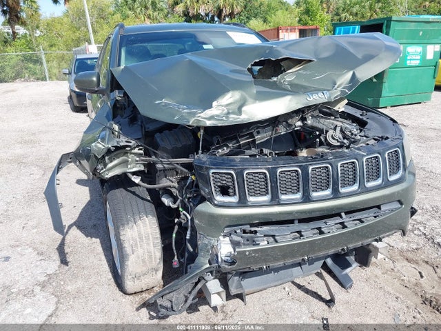 3C4NJCBB2JT194067 Jeep Compass Latitude Fwd