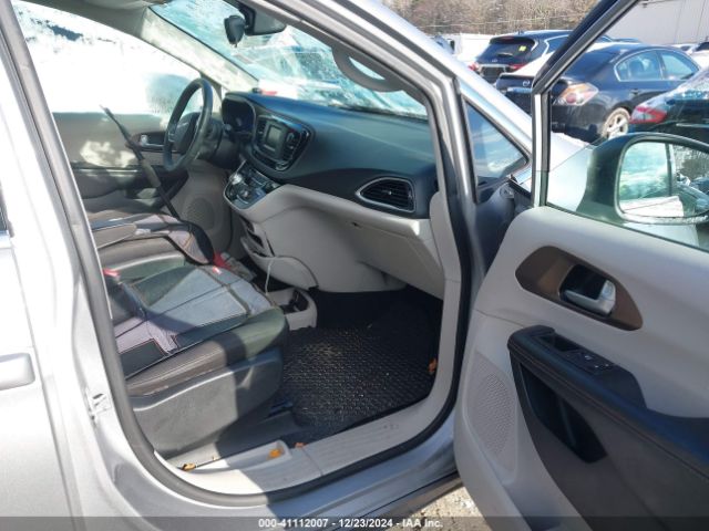 2017 CHRYSLER PACIFICA 2C4RC1CG3HR744903 Photo 4
