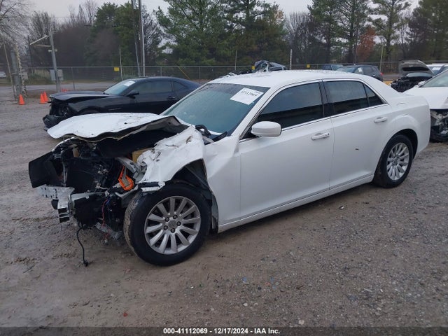 Chrysler 300 2014 2C3CCAAG2EH119178 Image 2