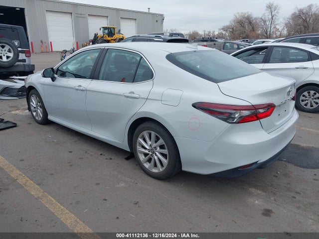 Toyota CAMRY LE 2023 4T1C11AKXPU101187 Image 3