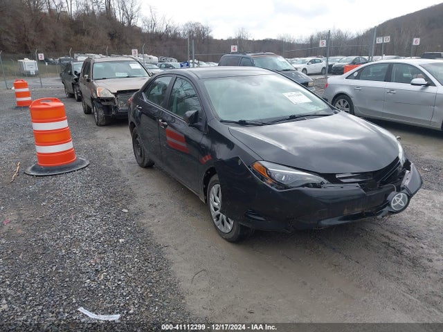 Toyota COROLLA LE 2018 2T1BURHE9JC029165 Image 1