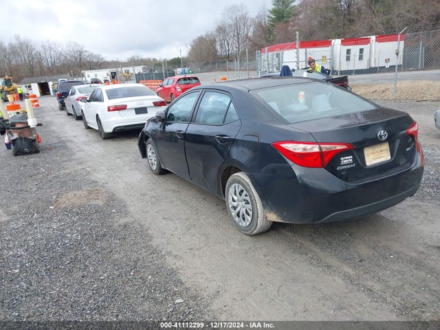 Toyota COROLLA LE 2018 2T1BURHE9JC029165 Image 3