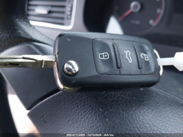 3VW1K7AJ0EM390694 Volkswagen Jetta 2.0l S
