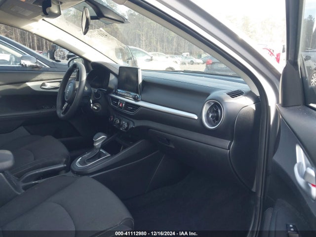 3KPF24AD6PE532643 KIA Forte Lxs