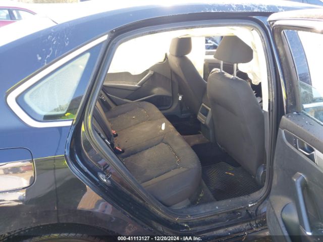 1VWAT7A38HC076019 Volkswagen Passat 1.8t S