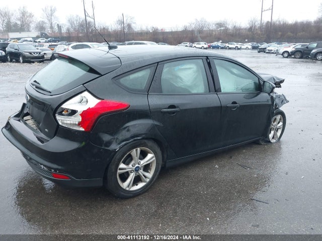1FADP3K2XEL457343 Ford FOCUS SE