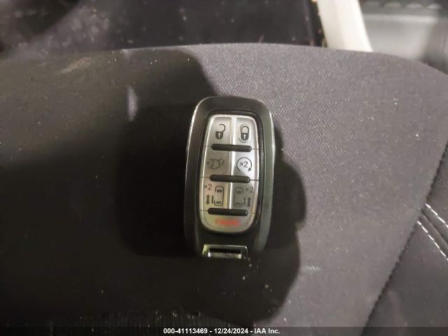 2C4RC1CG7PR597631 Chrysler Voyager Lx