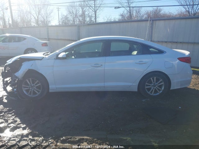 Hyundai SONATA SE 2017 5NPE24AF9HH560365 Image 14