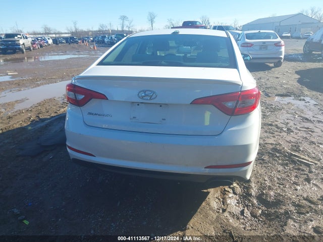 Hyundai SONATA SE 2017 5NPE24AF9HH560365 Image 16