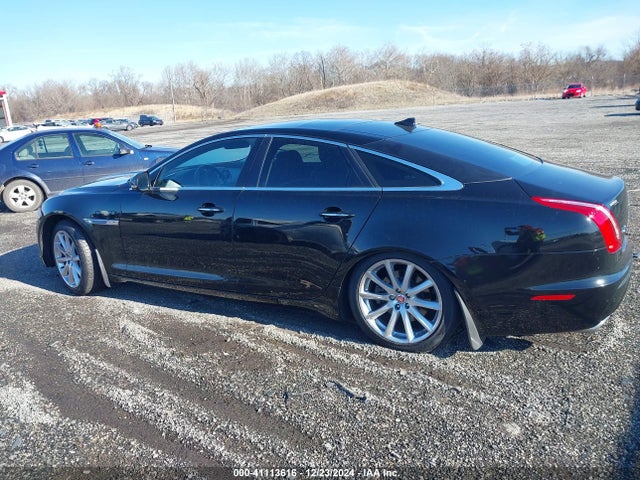Jaguar XJ 2014 SAJWJ1CD0E8V69761 Image 14