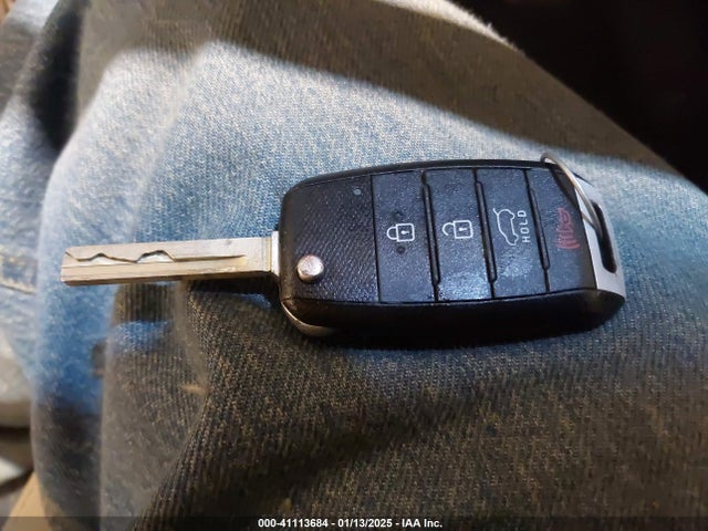 5XYPGDA38KG453404 KIA Sorento 2.4l Lx