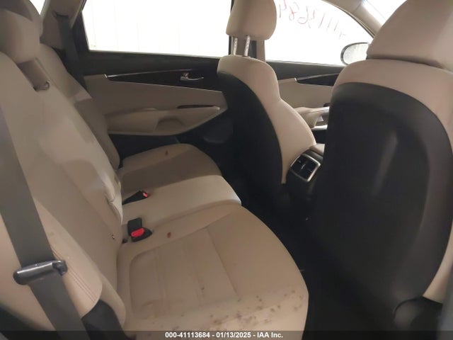 5XYPGDA38KG453404 KIA Sorento 2.4l Lx