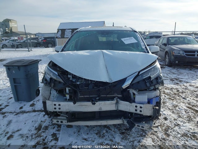 5TDYRKEC6NS078018 Toyota SIENNA XLE