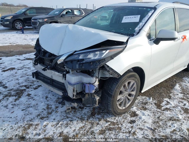 5TDYRKEC6NS078018 Toyota SIENNA XLE