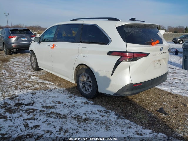 5TDYRKEC6NS078018 Toyota SIENNA XLE